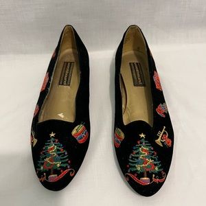 These are black Westbound Christmas flats